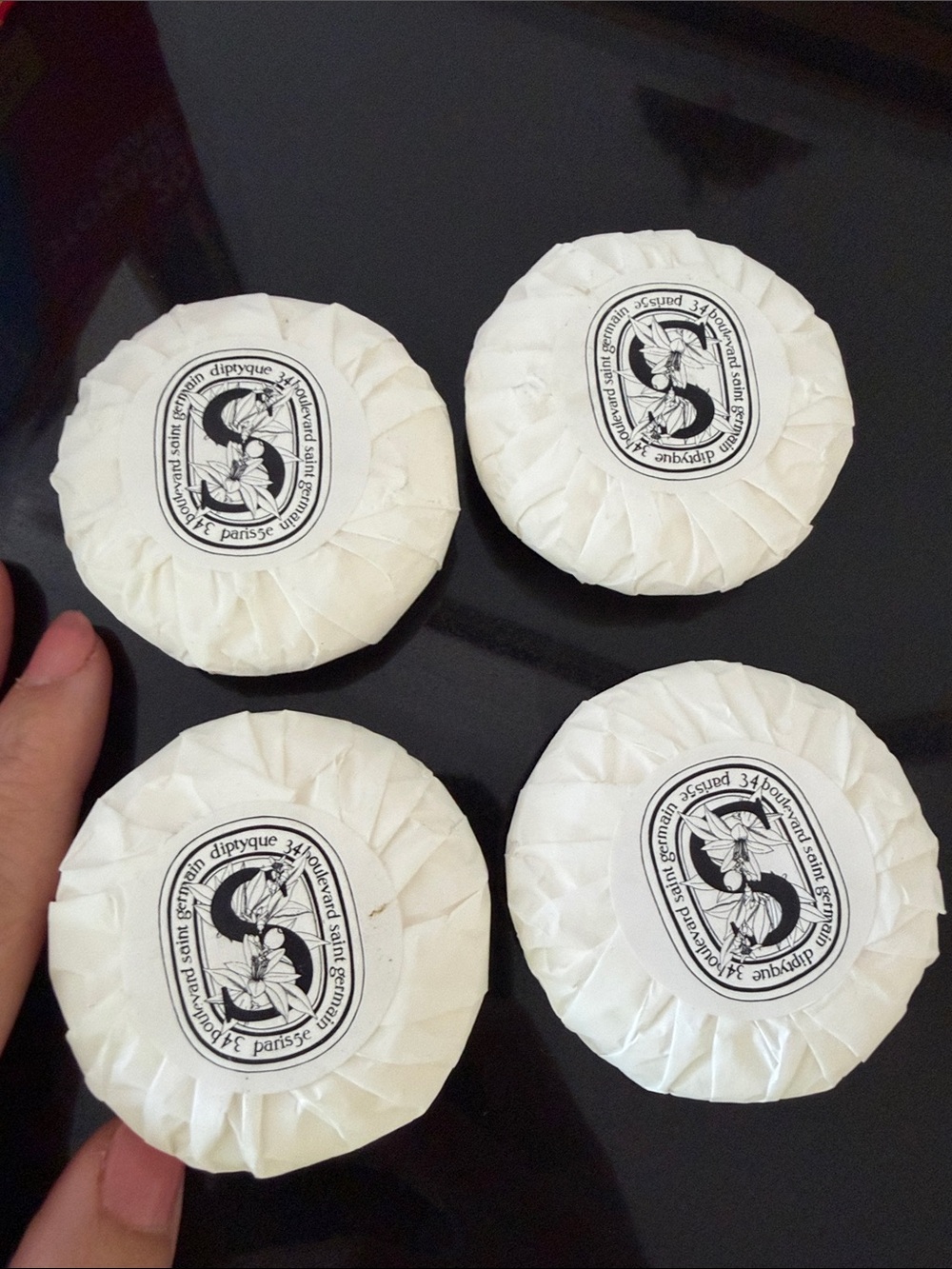 🗽diptyque Round Wrapped Soaps — White